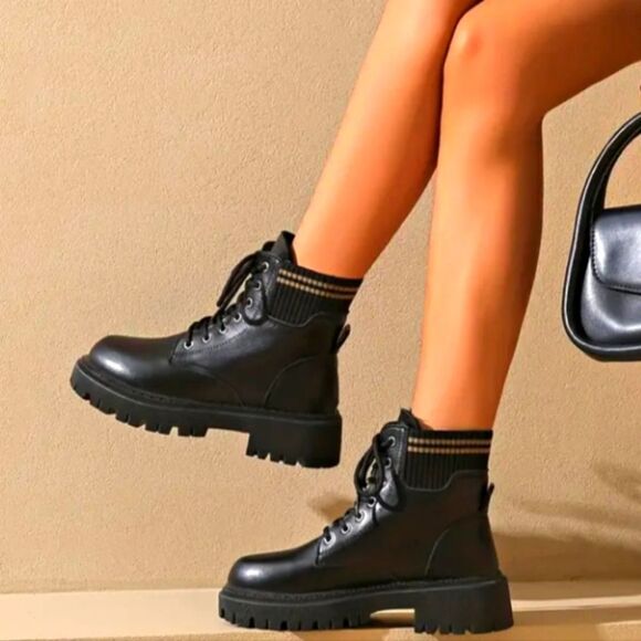 Chic black thick sole boots sz 6.5 - Picture 6 of 8